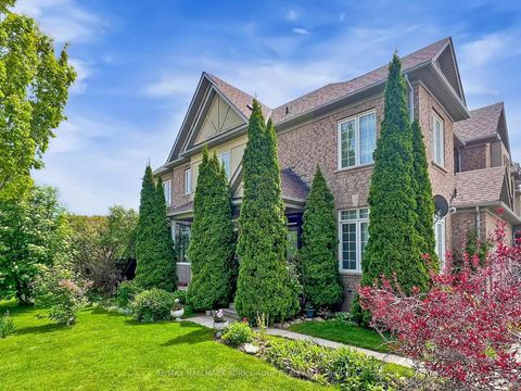 Photo 1 at 1 Lander Crescent, Patterson, Vaughan