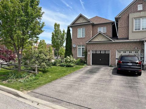 Photo 5 at 1 Lander Crescent, Patterson, Vaughan