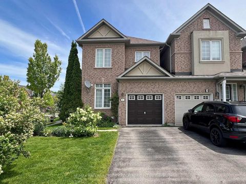 Photo 6 at 1 Lander Crescent, Patterson, Vaughan