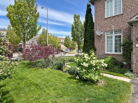 Photo 7 at 1 Lander Crescent, Patterson, Vaughan