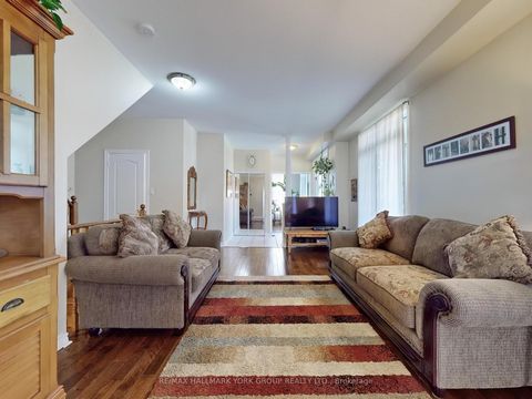Photo 10 at 1 Lander Crescent, Patterson, Vaughan