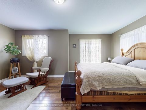 Photo 19 at 1 Lander Crescent, Patterson, Vaughan