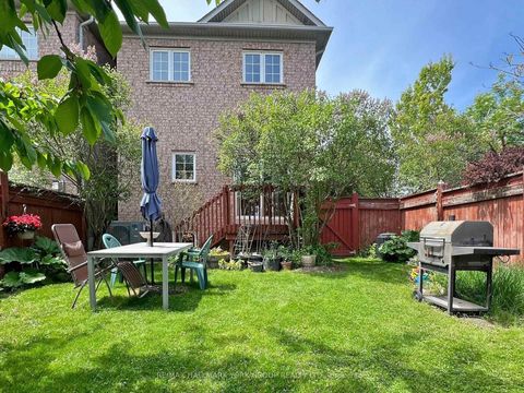 Photo 25 at 1 Lander Crescent, Patterson, Vaughan