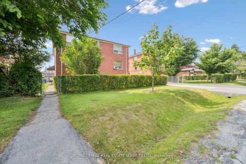Photo 3 at 19 Dover Drive N, Alderwood, Toronto