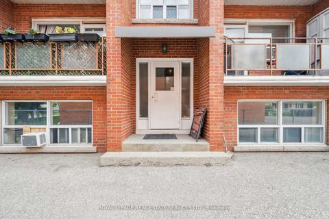 Photo 4 at 19 Dover Drive N, Alderwood, Toronto