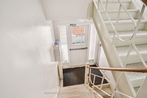 Photo 5 at 19 Dover Drive N, Alderwood, Toronto
