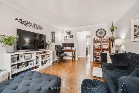 Photo 24 at 19 Dover Drive N, Alderwood, Toronto