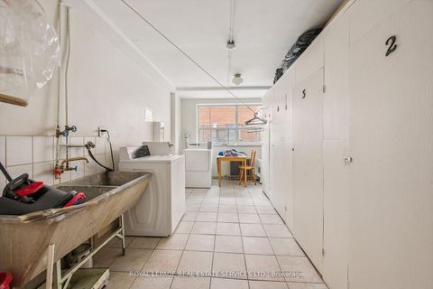 Photo 33 at 19 Dover Drive N, Alderwood, Toronto