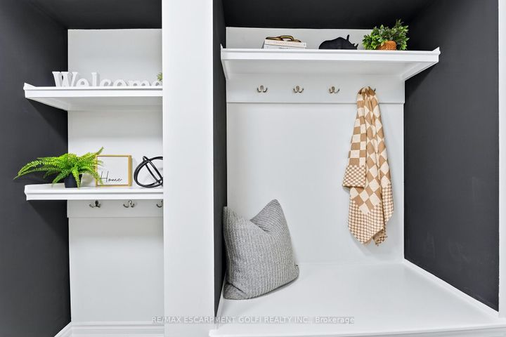 Photo 4 at 57 - 22 Spring Creek Drive, Waterdown, Hamilton