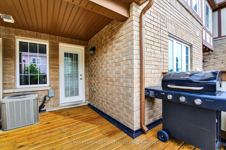 Photo 18 at 57 - 22 Spring Creek Drive, Waterdown, Hamilton