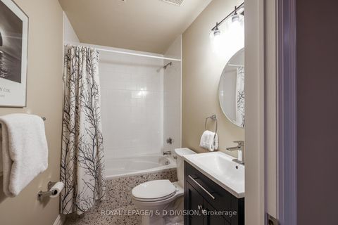 Photo 33 at 82 Munro Boulevard, Windfields, Toronto