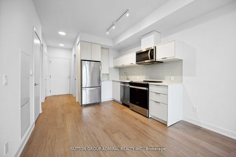 Photo 8 at 914 - 10 Deerlick Court, Donalda, Toronto