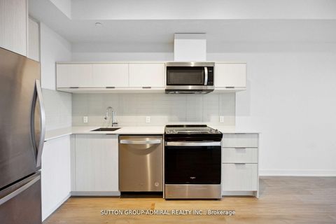 Photo 9 at 914 - 10 Deerlick Court, Donalda, Toronto