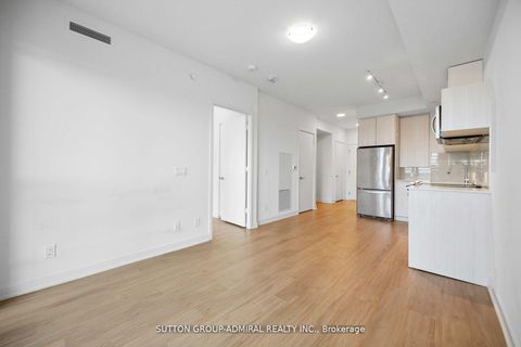 Photo 10 at 914 - 10 Deerlick Court, Donalda, Toronto