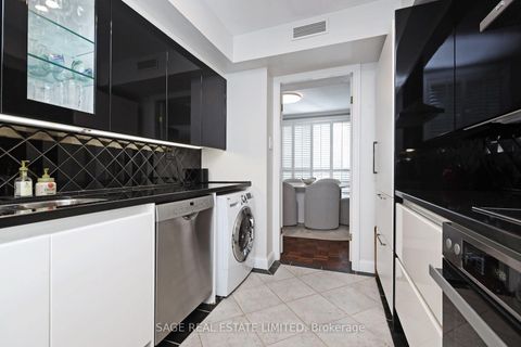 Photo 11 at 9 - 105 Heath Street W, St. Clair, Toronto