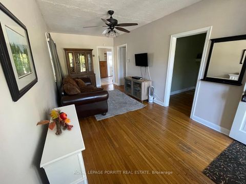 Photo 2 at 44 Twentieth Street, New Toronto, Toronto