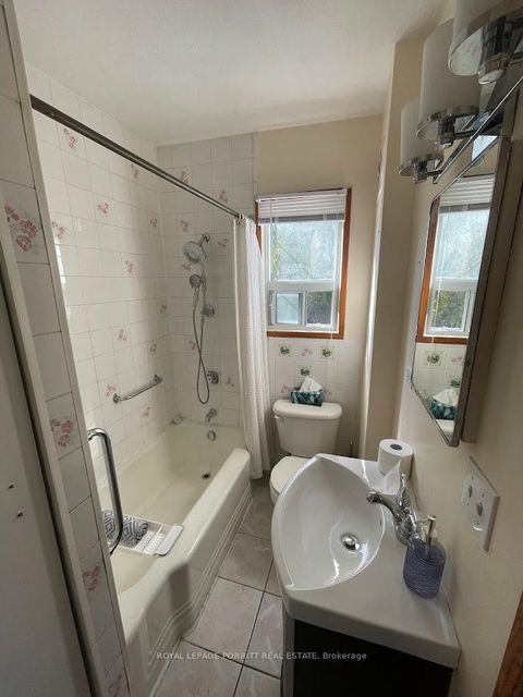 Photo 8 at 44 Twentieth Street, New Toronto, Toronto