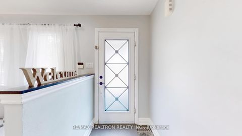 Photo 1 at 287 Wildberry Crescent, Vellore Village, Vaughan