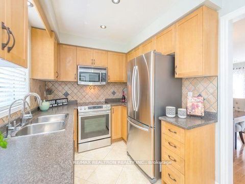 Photo 6 at 287 Wildberry Crescent, Vellore Village, Vaughan