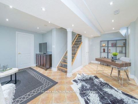 Photo 14 at 287 Wildberry Crescent, Vellore Village, Vaughan