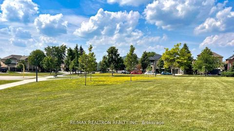 Photo 21 at 287 Wildberry Crescent, Vellore Village, Vaughan