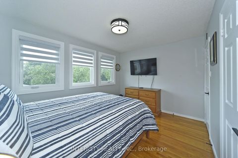 Photo 26 at 137 Largo Crescent, Maple, Vaughan