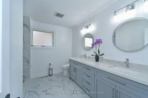 Photo 29 at 137 Largo Crescent, Maple, Vaughan