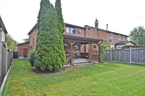 Photo 34 at 137 Largo Crescent, Maple, Vaughan