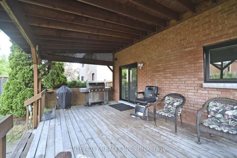Photo 36 at 137 Largo Crescent, Maple, Vaughan