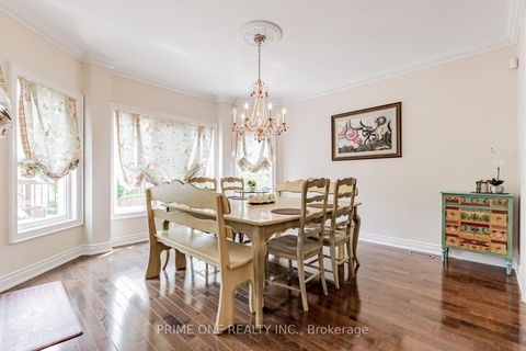 Photo 10 at 19 Ridgestone Drive, Westbrook, Richmond Hill