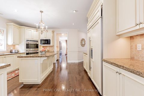 Photo 11 at 19 Ridgestone Drive, Westbrook, Richmond Hill
