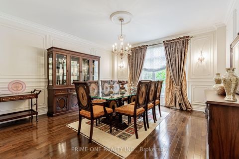 Photo 14 at 19 Ridgestone Drive, Westbrook, Richmond Hill