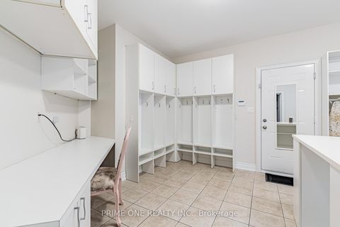 Photo 20 at 19 Ridgestone Drive, Westbrook, Richmond Hill