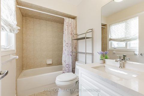 Photo 30 at 19 Ridgestone Drive, Westbrook, Richmond Hill