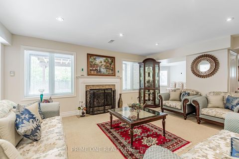 Photo 37 at 19 Ridgestone Drive, Westbrook, Richmond Hill