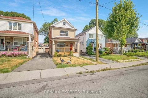 Photo 2 at 28 Mahoney Avenue, Mount Dennis, Toronto