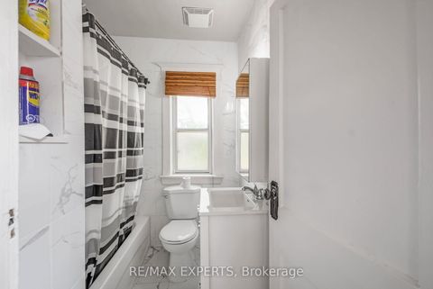 Photo 12 at 28 Mahoney Avenue, Mount Dennis, Toronto