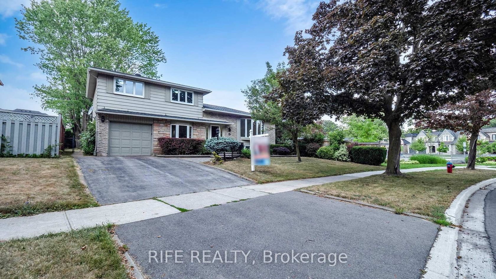 2137 Hixon Street, BR Bronte, Oakville by Loree Meneguzzi Real Estate 2137 Hixon Street, BR Bronte, Oakville