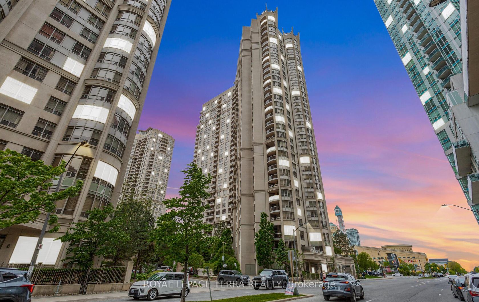 430 - 3888 Duke Of York Boulevard, City Centre, Mississauga 