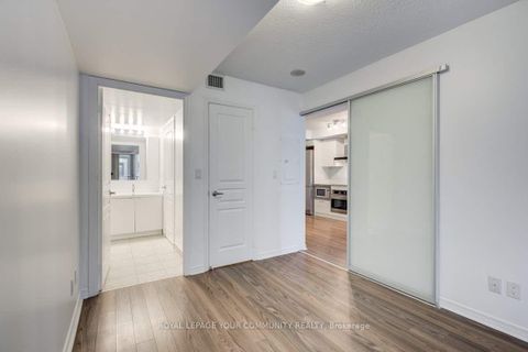 Photo 13 at 421 - 352 Front Street W, Waterfront Communities C1, Toronto
