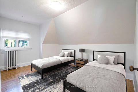 Photo 25 at 40 Admiral Road, Annex, Toronto