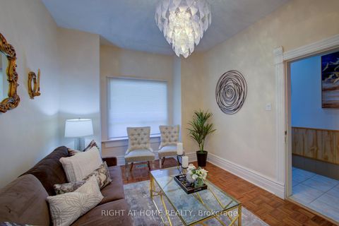 Photo 4 at 82 Uxbridge Avenue E, Pellam Park, Toronto