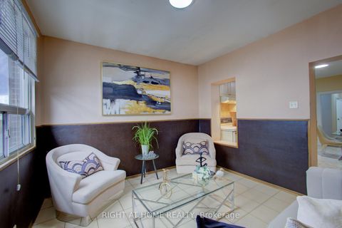 Photo 8 at 82 Uxbridge Avenue E, Pellam Park, Toronto
