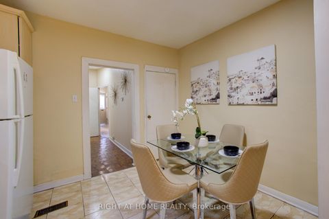 Photo 11 at 82 Uxbridge Avenue E, Pellam Park, Toronto