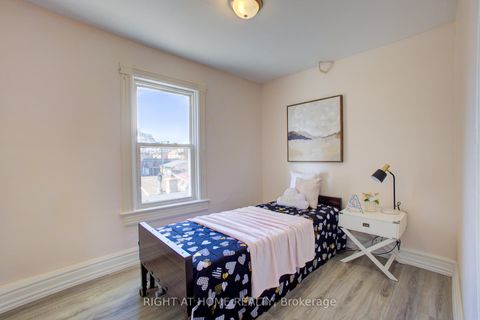 Photo 13 at 82 Uxbridge Avenue E, Pellam Park, Toronto