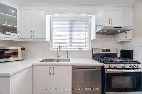 Photo 14 at 65 Alhart Drive, Beaumonde Heights, Toronto