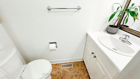 Photo 5 at 29 Cog Hill Drive, Glen Shields, Vaughan