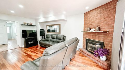 Photo 8 at 29 Cog Hill Drive, Glen Shields, Vaughan