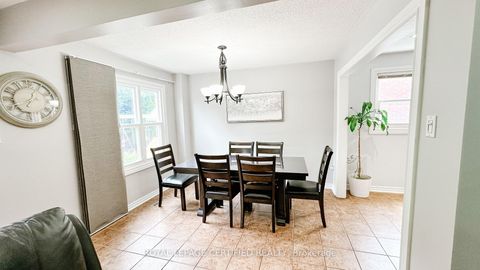 Photo 10 at 29 Cog Hill Drive, Glen Shields, Vaughan