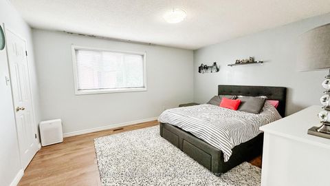 Photo 19 at 29 Cog Hill Drive, Glen Shields, Vaughan